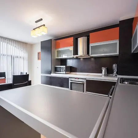 Two Bedroom Luxury Near The Sea Garden * Warna