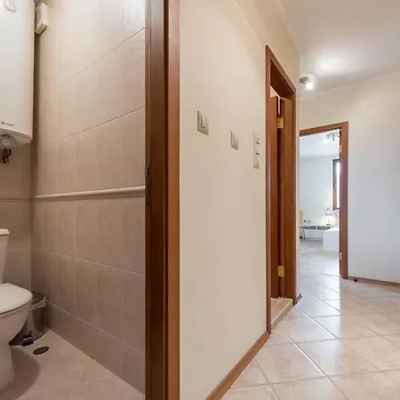 Apartment Two Bedroom Luxury Near The Sea Garden