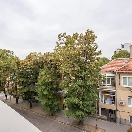 Апартаменты Two Bedroom Luxury Near The Sea Garden Варна